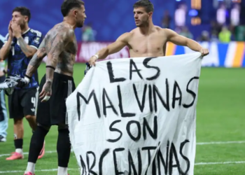 Que sanción podría enfrentar la Selección Argentina tras exhibir la bandera de las Islas Malvinas