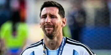 El desgarrador llanto de Lionel Messi durante la premiación: la postal más triste