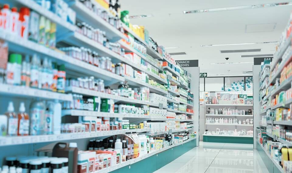 Farmacias en alerta: Pami saldará parte de su deuda con bonos y demorará pagos hasta agosto