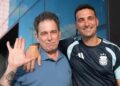 Andrés Calamaro visitó a la Selección Argentina en la previa de su partido ante Cabo Verde
