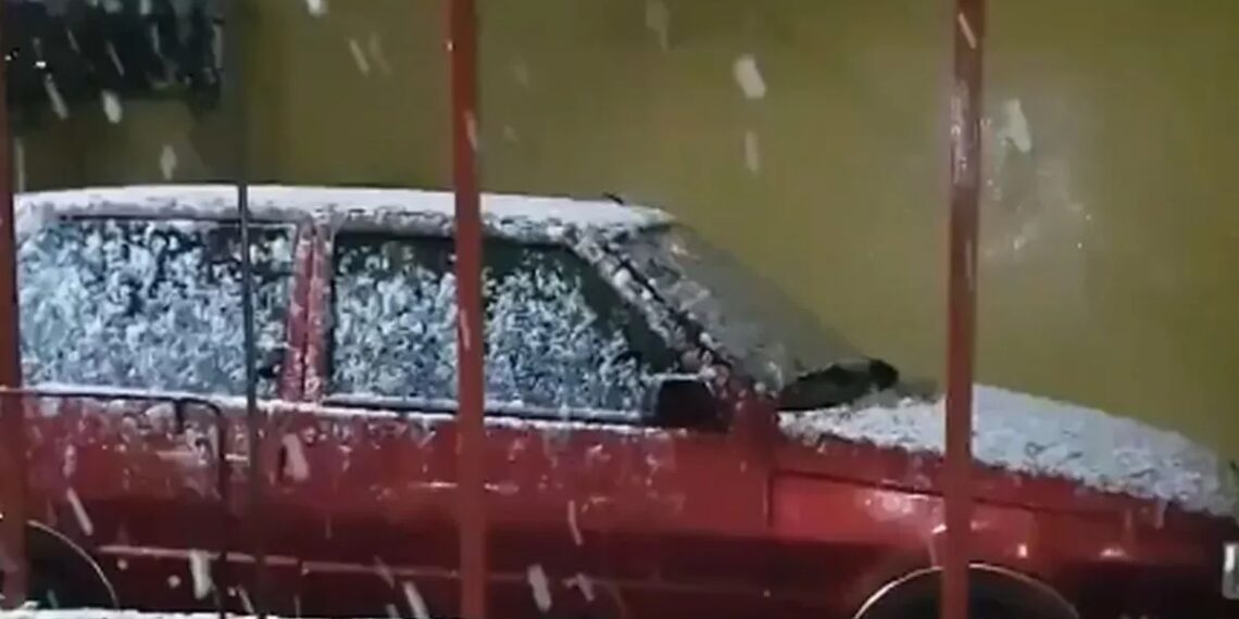 Cayó nieve en varias localidades de Buenos Aires: la alerta amarilla por frío en Misiones y otras 17 provincias