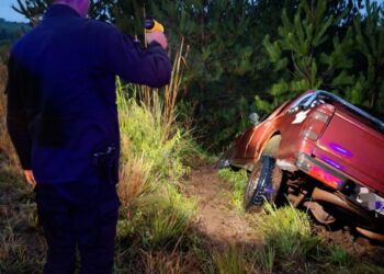 Investigan el despiste de una camioneta hallada abandonada sobre la Ruta 14