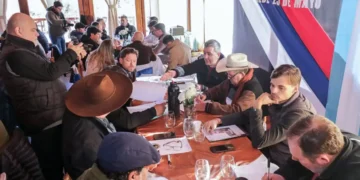 El nuevo gabinete provincial se reúne con intendentes en San Ignacio este jueves