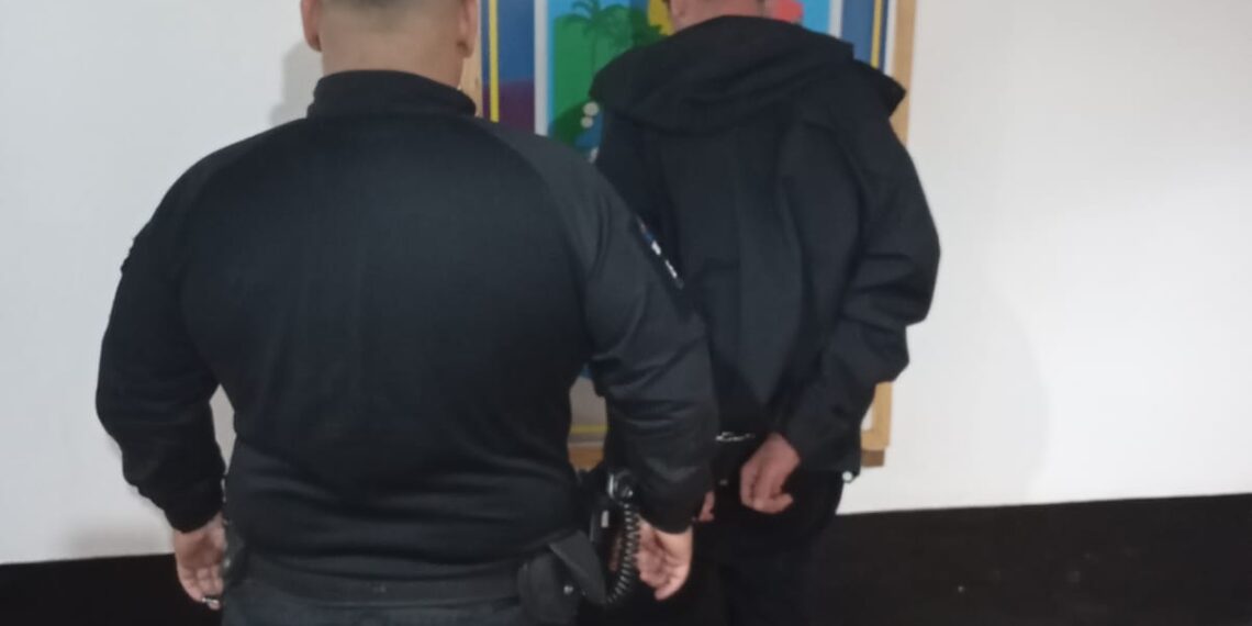 Dejó la llave escondida para su empleada, un ladrón la encontró y robó 9.000 reales: la Policía detuvo al autor en Iguazú