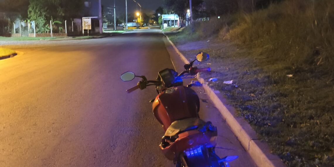Un motociclista resultó lesionado tras despistar en el barrio A-3-2 de Posadas