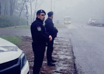 Ante las lluvias y la escasa visibilidad, la Policía de Misiones refuerza los controles y brinda recomendaciones para una conducción segura