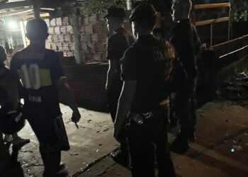 Se refugió bajo llave en su propia casa para protegerse de su hijo: la Policía lo rescató y detuvo al agresor