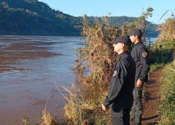 Continúa la búsqueda del joven que cayó al río Uruguay en El Soberbio