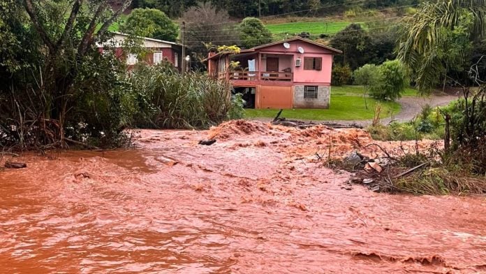 Un fuerte temporal azotó a Río Grande del Sur y dejó decenas de evacuados en más de cuarenta municipios