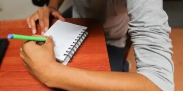 Día Internacional del Zurdo: por qué se celebra cada 13 de agosto y cuál es su origen