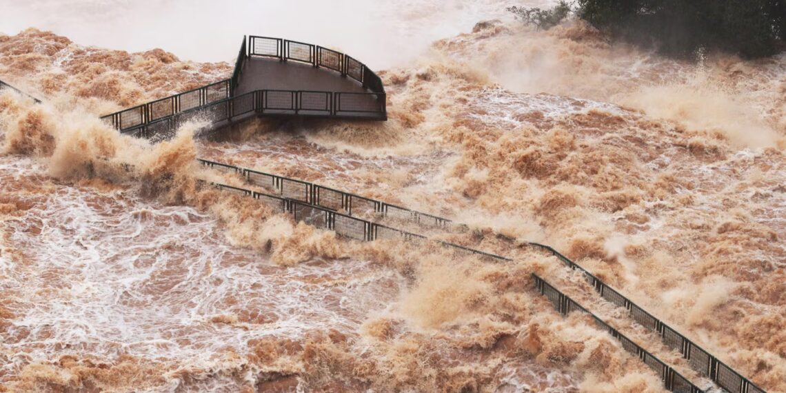 Cataratas: por la llegada del Niño, cierran el circuito de Garganta del Diablo durante 40 días