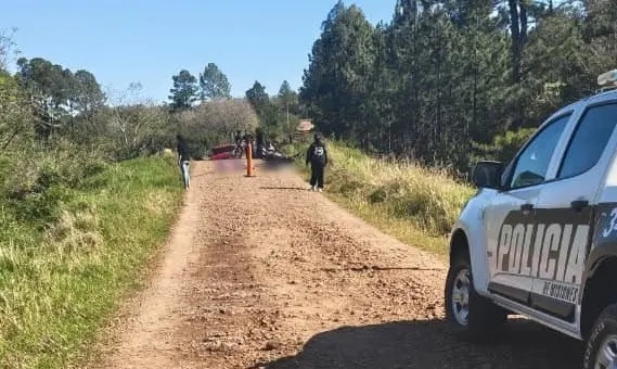Arroyo del Medio: dos fallecidos y un adolescente lesionado tras un choque entre motocicletas