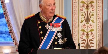 Murió el rey Harald V de Noruega a los 89 años y su hijo Haakon VIII lo sucedió en el trono