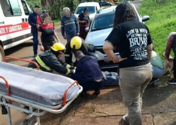 Oberá: olvidó accionar el freno de mano y terminó atropellado por su propio vehículo