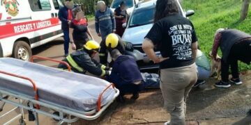 Oberá: olvidó accionar el freno de mano y terminó atropellado por su propio vehículo