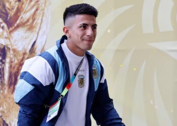 Thiago Almada llegó a la Argentina para sumarse a River Plate