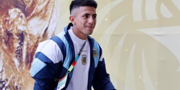 Thiago Almada llegó a la Argentina para sumarse a River Plate