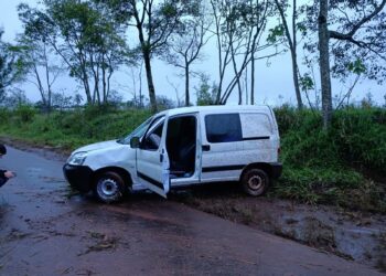 Un adolescente de 16 años conducía sin licencia, despistó y terminó hospitalizado en Oberá