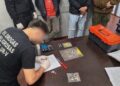 Llevó carne para el guiso a sus familiares detenidos y la guardia descubrió que tenía cocaína escondida