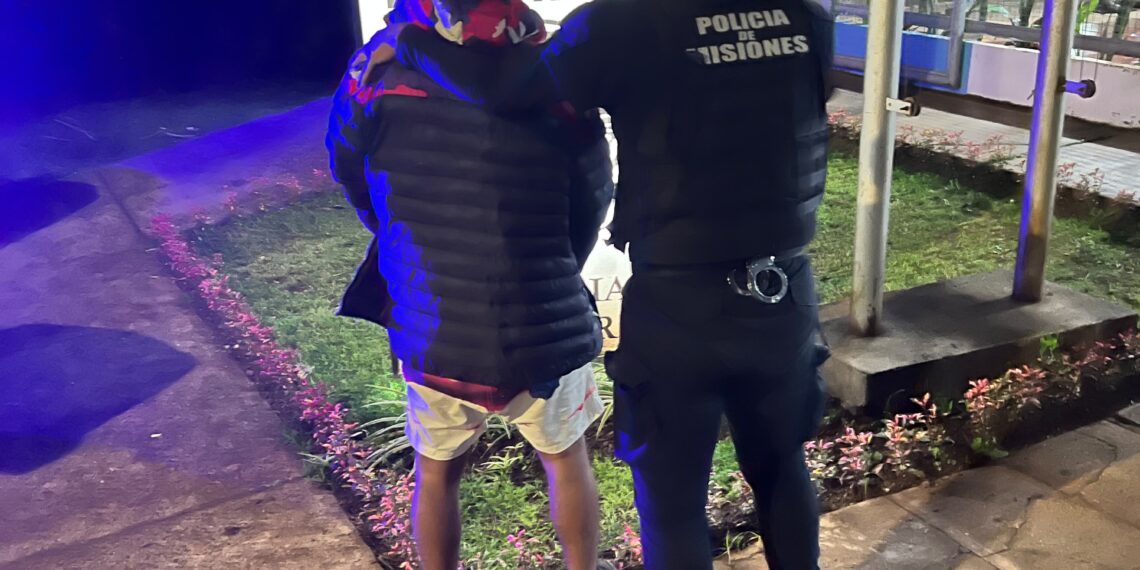 Intentó robar en dos comercios y fue detenido inmediatamente por la Policía en Posadas