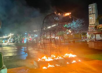 Bomberos controlaron un principio de incendio en el ingreso al Parque de las Fiestas en Posadas