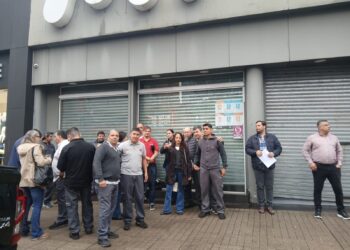 Empleados de Musimundo reclaman ante el cierre de dos sucursales en Posadas