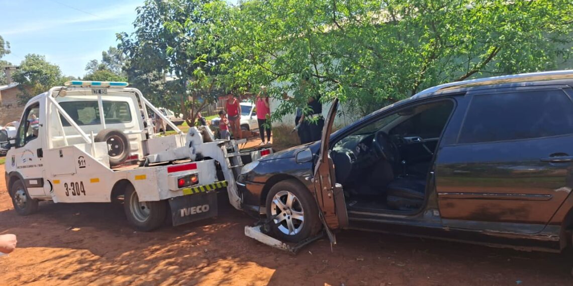 Secuestraron un Peugeot y levantaron rastros vinculados al millonario robo del autoservicio Don Alejo de Posadas