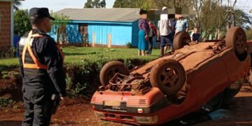 Volcó con su auto en un camino de El Soberbio y salió ileso