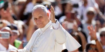 Confirman feriado nacional por la visita del Papa León XIV y analizan sumar otros dos