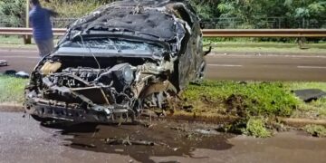 Oberá: dos hombres salieron despedidos de un auto tras chocar contra un guardarraíl