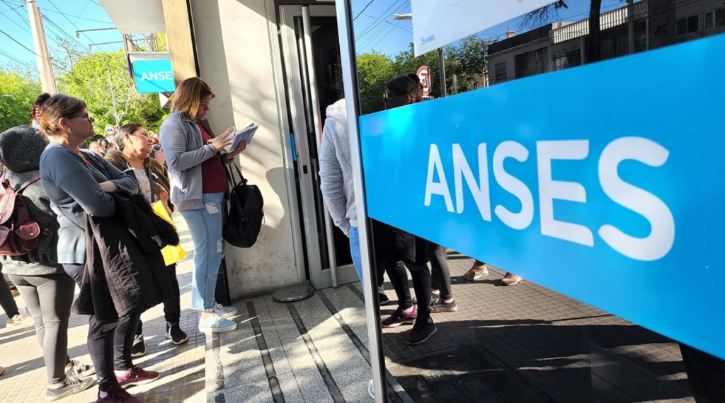 Anses oficializó el aumento para jubilaciones, pensiones y asignaciones en octubre