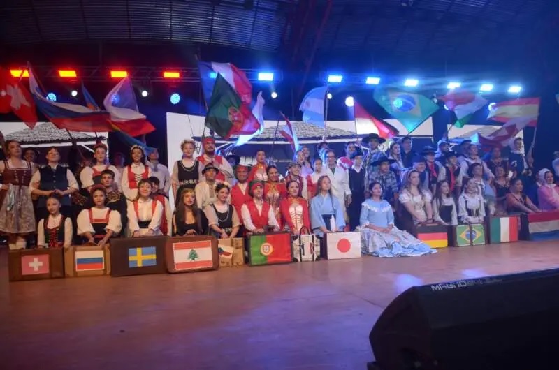 Oberá: con el tradicional desfile, comenzó la 46ª Fiesta Nacional del Inmigrante