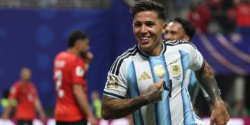 Enzo Fernández deja Chelsea para ir al City y se convierte en el pase más caro de la Premier