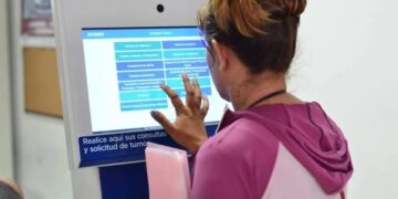 El Gobierno modifica el control de la AUH y automatiza el cruce de datos