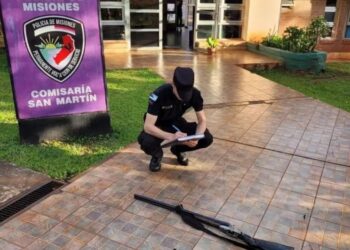Demoraron a un adolescente por exhibir una escopeta en una escuela de San Martín