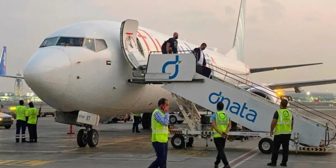 Un avión con destino a Israel aterrizó de emergencia en Arabia Saudita: investigan un posible atentado terrorista