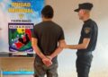 Harto de las explosiones del escape la moto, atacó a golpes y amenazó con un machete al dueño y terminó detenido