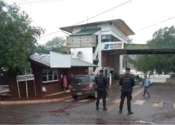 Por la crecida del río Uruguay, continúan cerrados los pasos fronterizos de El Soberbio y Alba Posse