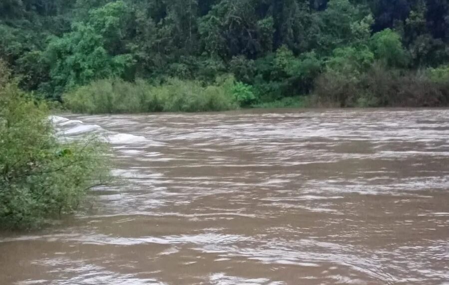 Cerraron el acceso al Parque Provincial Moconá por la crecida del arroyo Yabotí