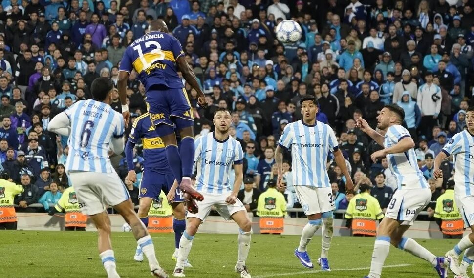 Copa Argentina: Boca lo remontó con un triplete de Valencia y eliminó a Racing