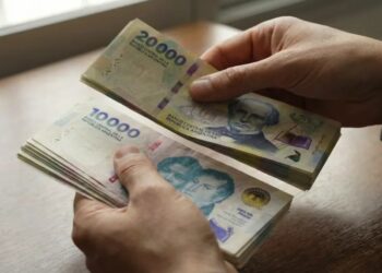 El Gobierno oficializó el aumento del salario mínimo: llegará a $437 mil en abril del 2027