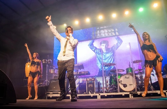 Vivo en los 90 presenta a El Símbolo en vivo