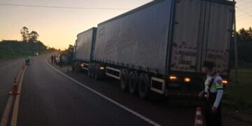 Conducía un camión bitren haciendo zigzag por la Ruta 14 y dio positivo de alcoholemia con 1,83 g/l