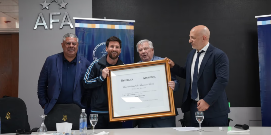La UBA distinguió a Lionel Messi con el título de Doctor Honoris Causa