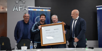 La UBA distinguió a Lionel Messi con el título de Doctor Honoris Causa