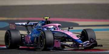 Colapinto recibió una sanción en práctica 1 y terminó último en la segunda en el Gran Premio de Bahréin