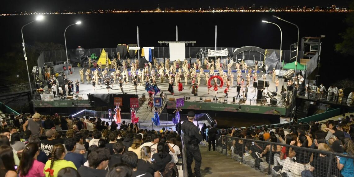 Estudiantina: definieron los horarios para la primera noche del Show de Scolas