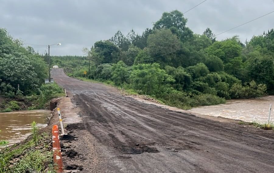 Jardín América: restablecieron el tránsito sobre la ruta provincial 7 a la altura del arroyo Tabay
