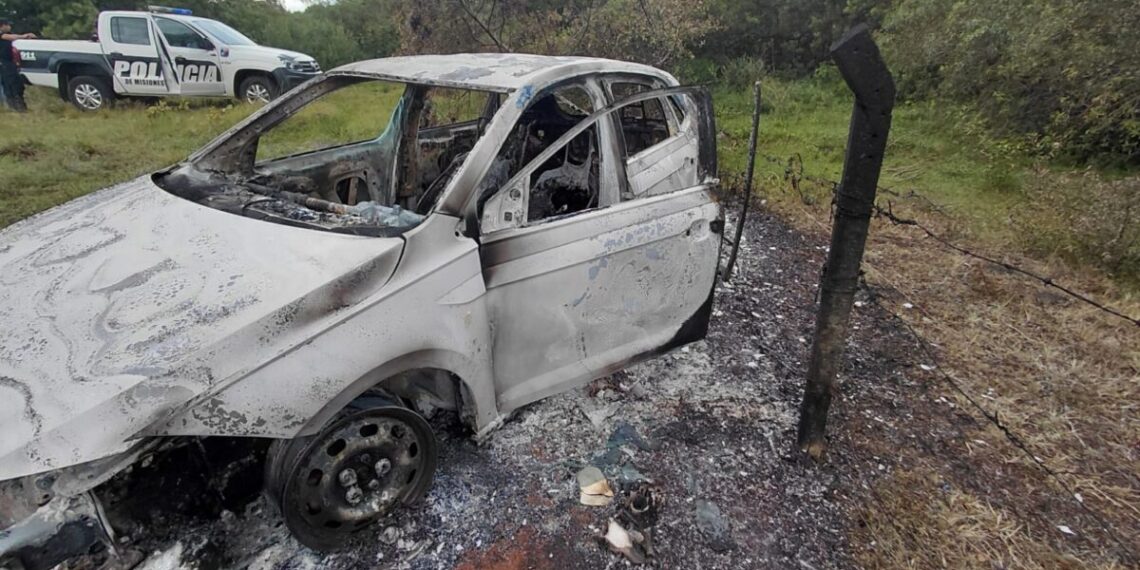 Posadas: hallaron restos humanos calcinados dentro de un vehículo incendiado e investigan su identidad