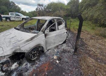 Posadas: hallaron restos humanos calcinados dentro de un vehículo incendiado e investigan su identidad